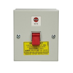Wylex Enclosed TP Switch With Switched Neutral 32A