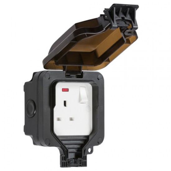 Knightsbridge Socket Single IP66